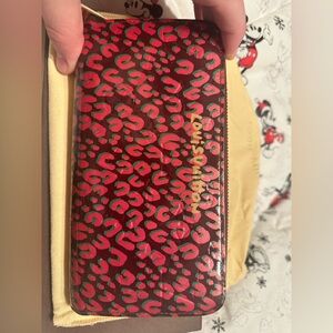 LV printed wallet - new to me / unused. Includes dust cover & box.